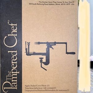 The Pampered Chef - Apple Peeler/Corer/Slicer NITB